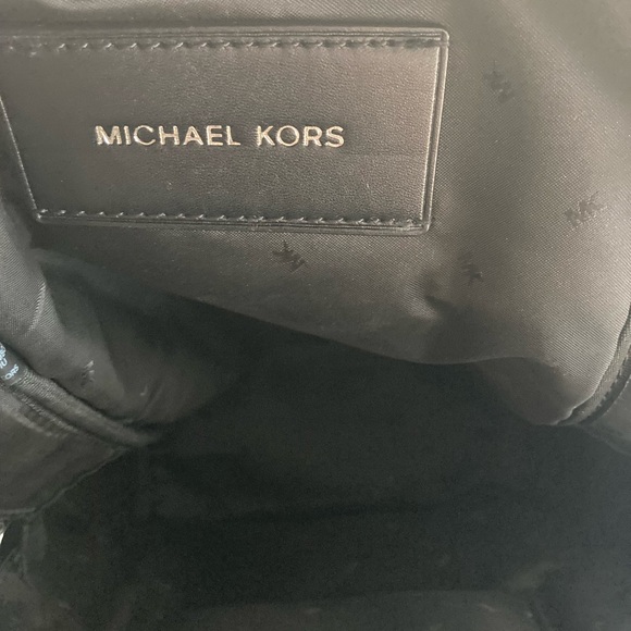 Michael Kors over the shoulder back pack with new never used wallet matching. - Picture 3 of 5